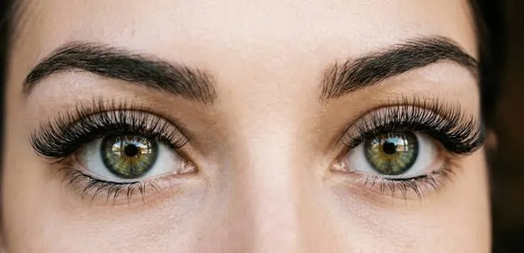 Extension de cils volume intense